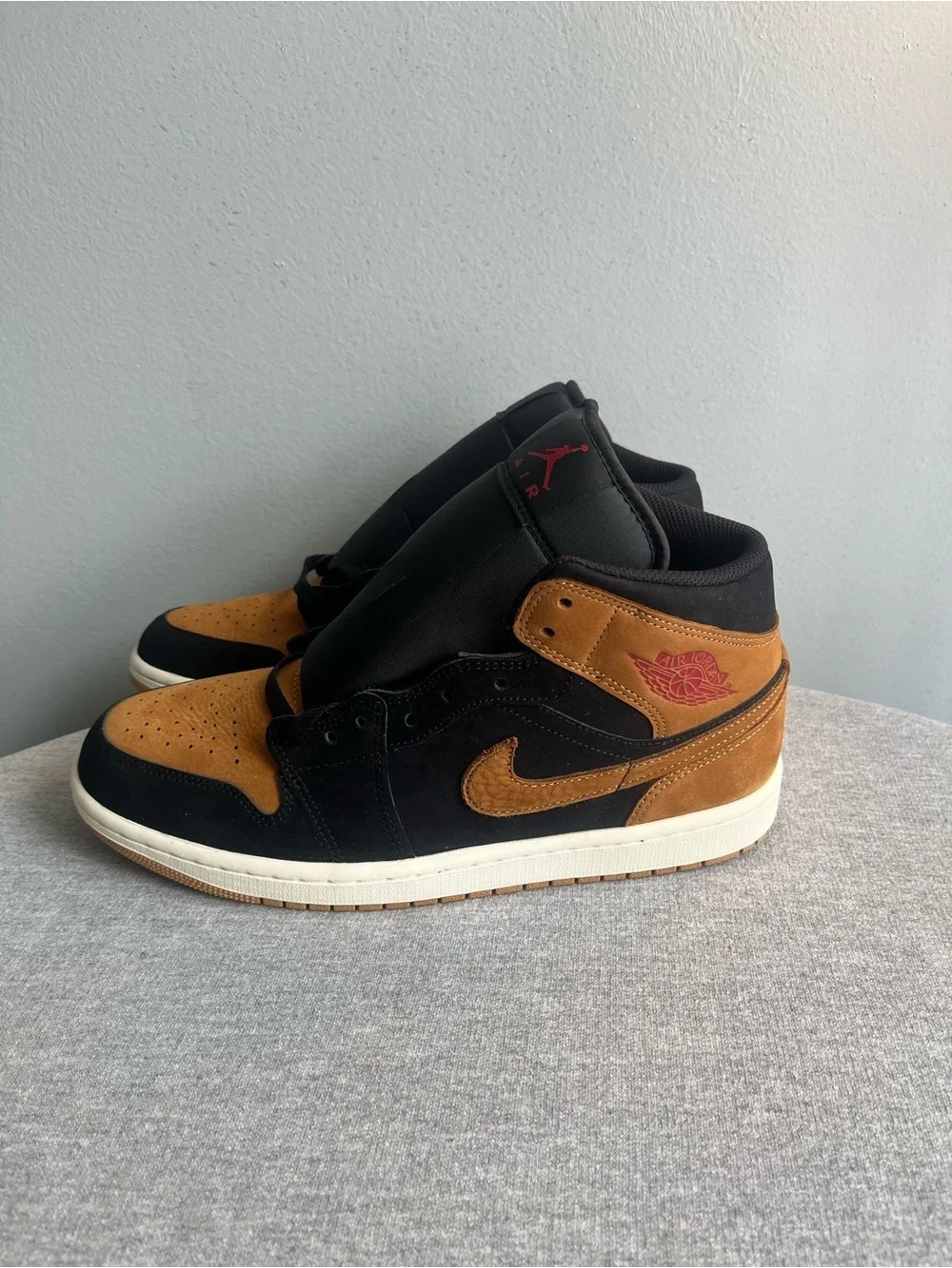Nike Air Jordan 1 Mid SE Black Flax Varsity Red Men's Shoe Size 10 HV4091-002​
